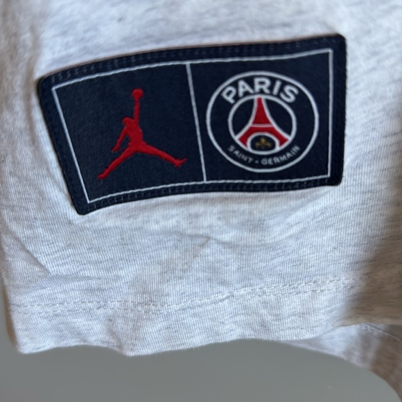 Jordan Paris T shirt. Size. Xl. Used - Picture 2 of 2